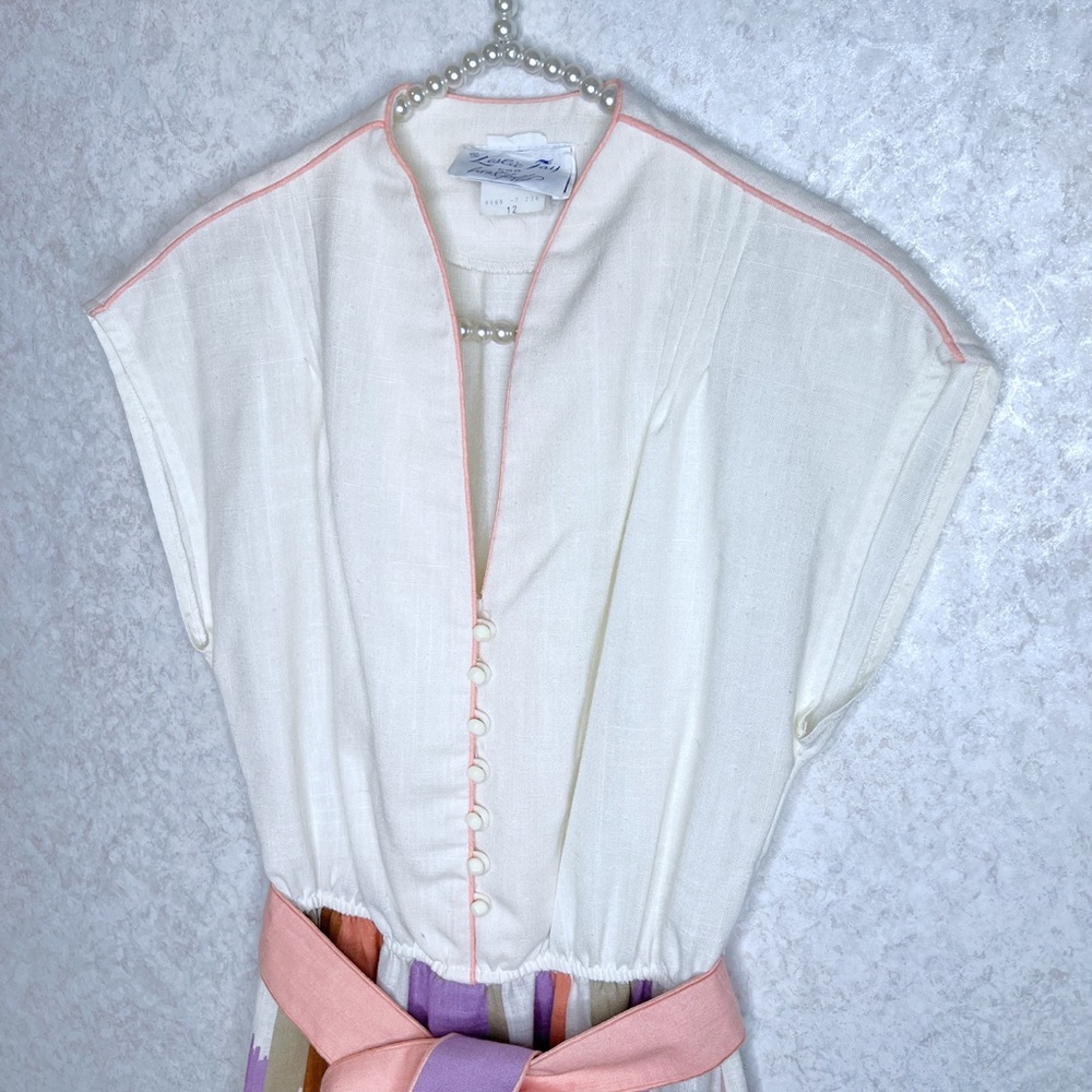 Gorgeous vintage 60’s feminine dress